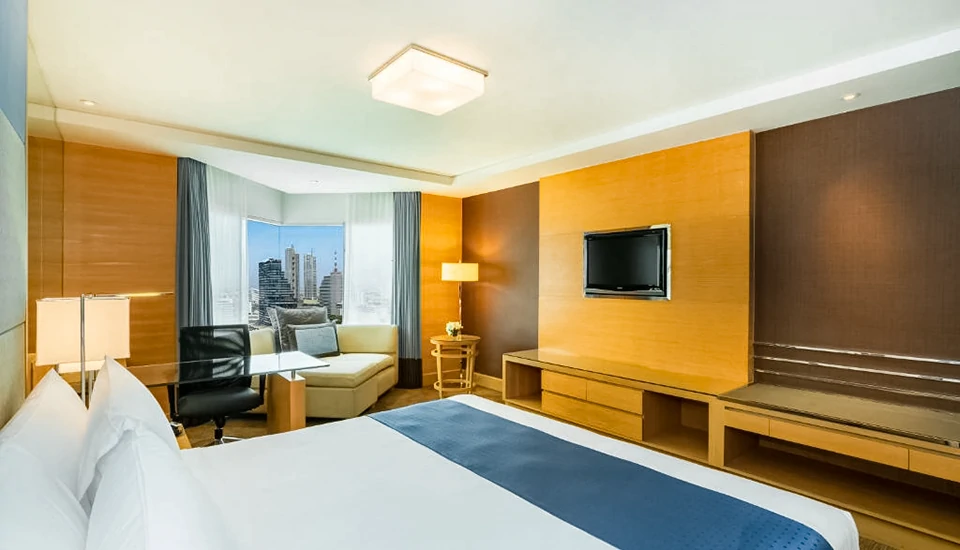 هتل هالیدی این سیلوم بانکوک